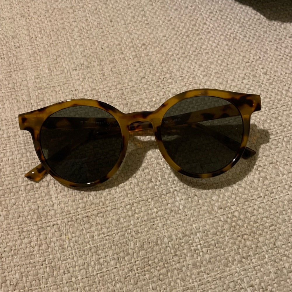 A.J. Morgan tortoise sunglasses